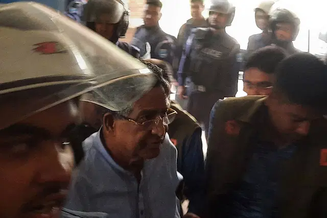 তিন মামলায় ১৫ দিনের রিমান্ড শেষে সাবেক মন্ত্রী আব্দুর রাজ্জাক জেলে